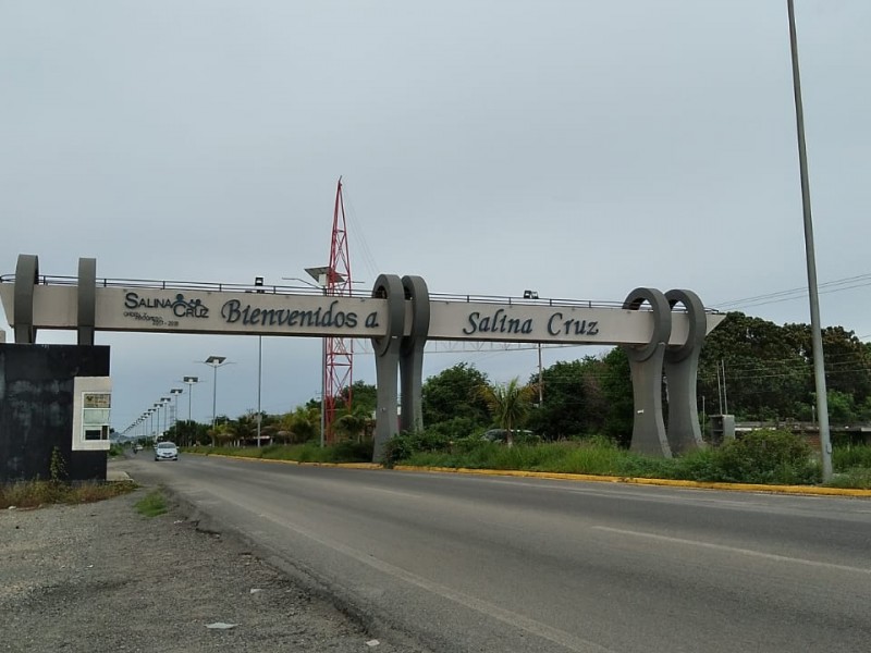 Se implementarán multas durante semáforo rojo en Salina Cruz