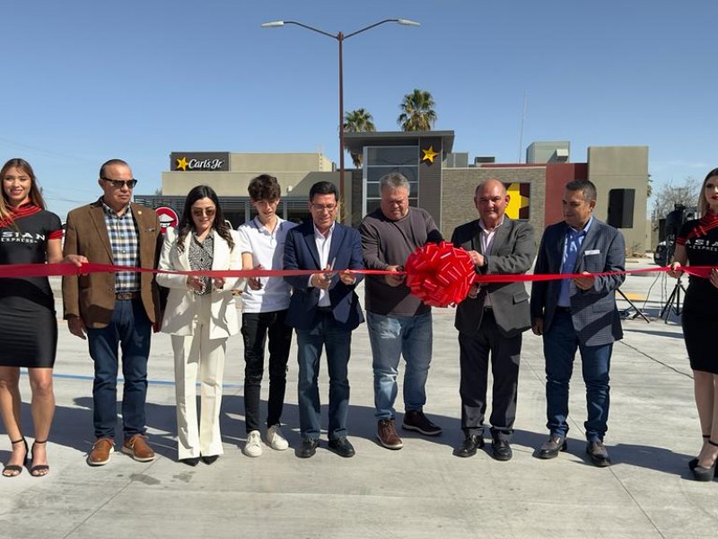 Se inaugura nueva plaza comercial en la ciudad