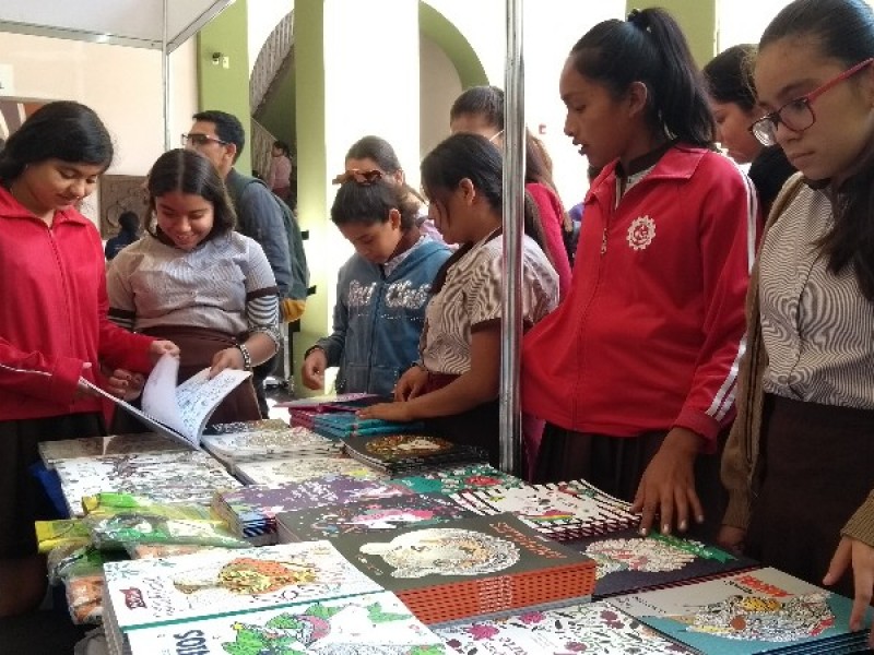 Se inauguró la Feria del libro infantil