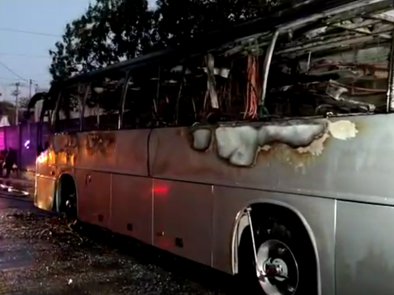 Se incendia autobús de la empresa SEMAT en Salina Cruz