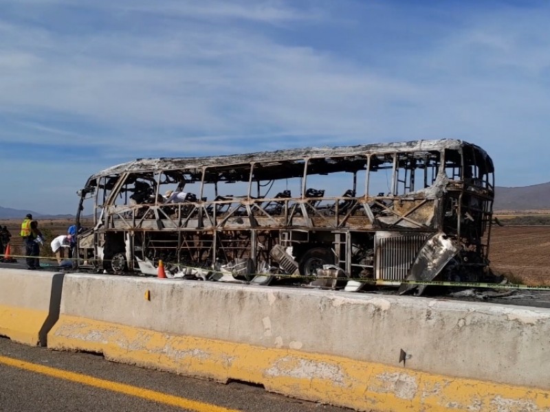 4 fallecidos deja incendio de autobús en Angostura
