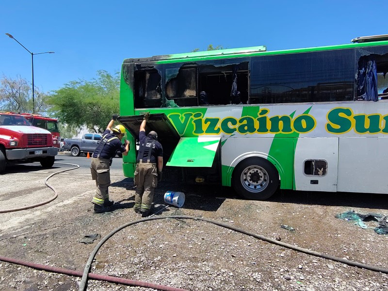 Se incendia autobús que transportaba jornaleros