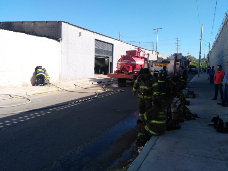 Se incendia bodega