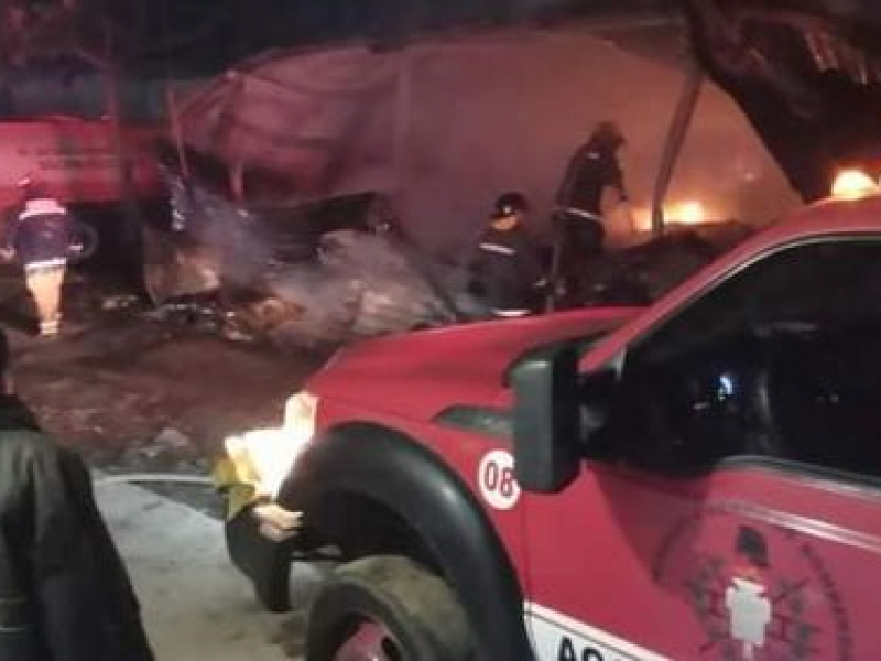 Se incendia bodega en Oluta