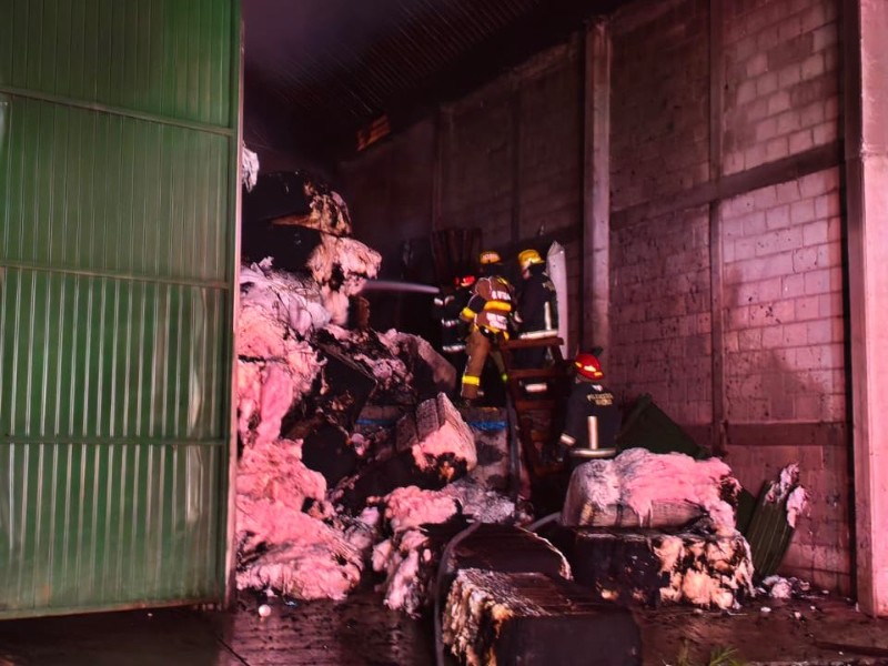 Se incendia bodega en Parque Industrial La Resurrección