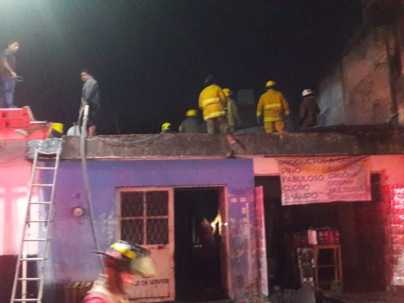 Se incendia casa habitación y negocio