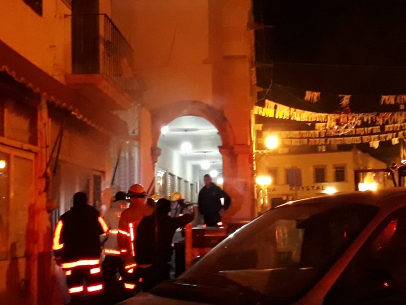 Se incendia establecimiento de ropa en Guadalupe