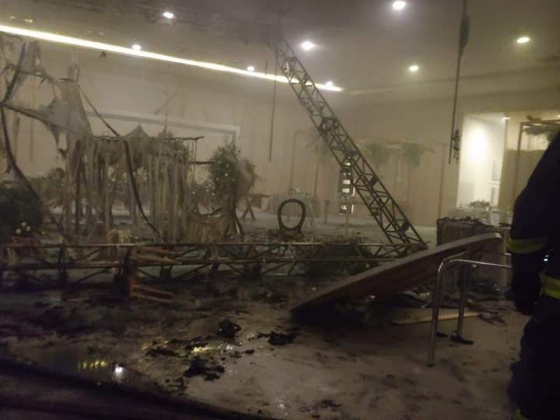 Se incendia famoso centro de eventos en Torreón