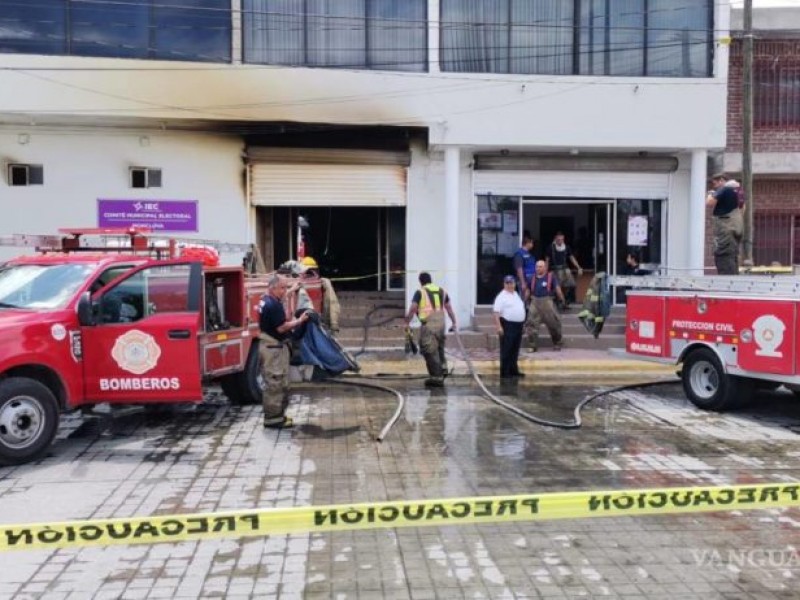 Se incendia bodega del Instituto Electoral de Monclova, Coahuila