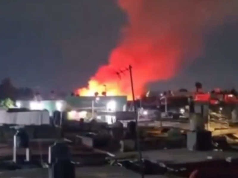 Se incendia maderería en San Pablo de las Salinas, Tultitlán
