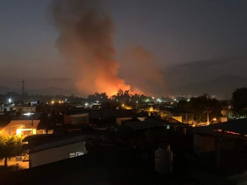 Se incendia pastizal en el aeropuerto de Uruapan