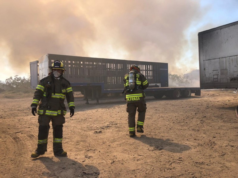 Se incendia predio en salida a Salamanca