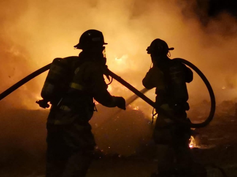 Se incendia recicladora en Empalme