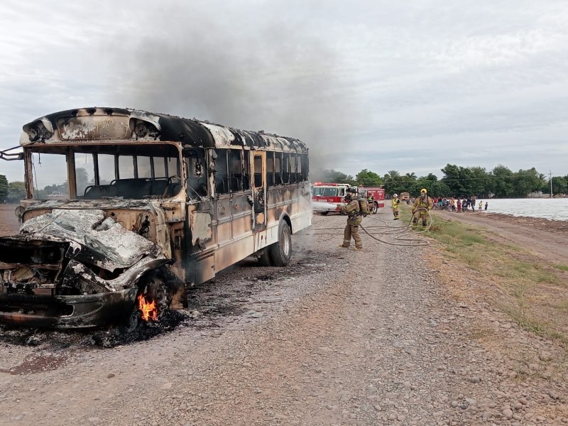 Se incendia transporte agrícola en Guasave; no hay lesionados