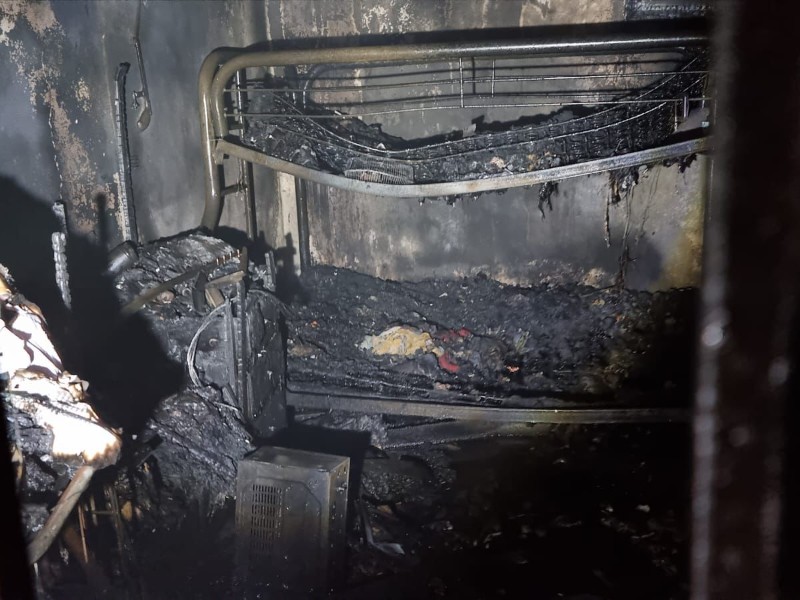Se incendia vivienda en Empalme, bomberos ayudan a dos menores