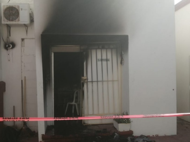 Se incendian oficinas del panteón en Coatzacoalcos
