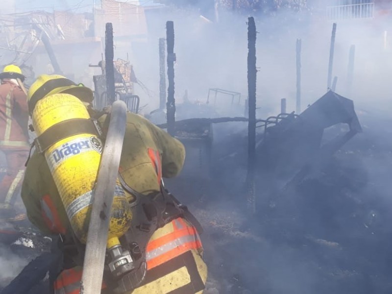 Se incendian viviendas de cartón en Morelia