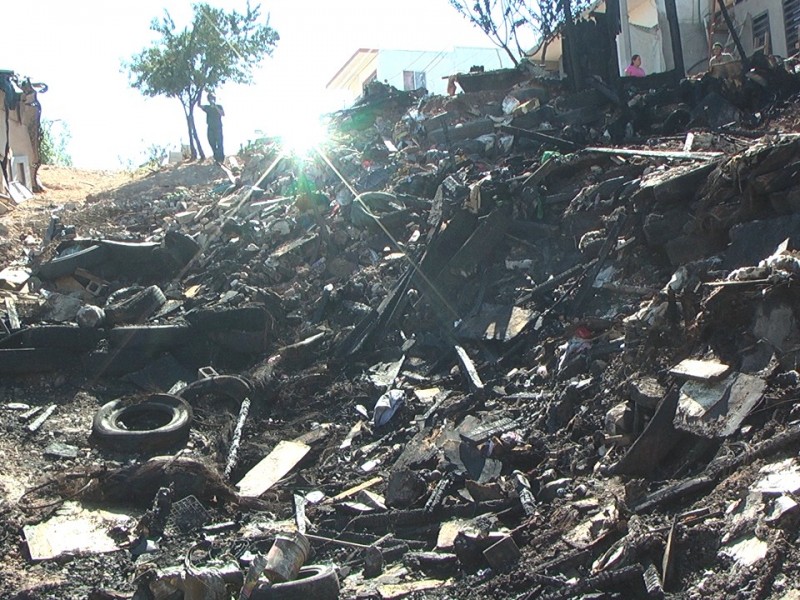 Se incendian viviendas en colinas del yaqui