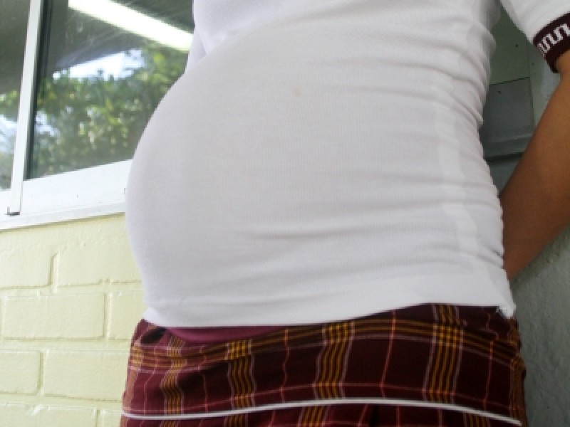 Se incrementan embarazos en menores de 15 años
