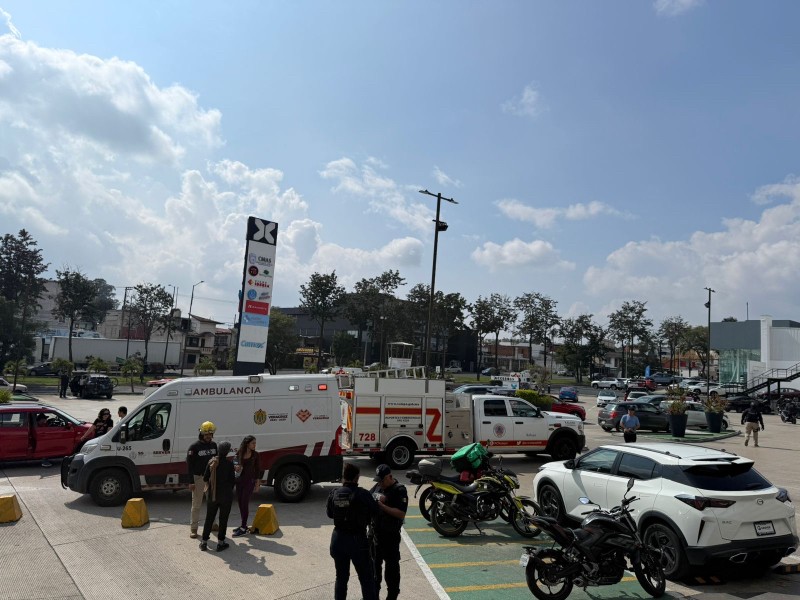 Se intoxican siete en el área de alberca de gimnasio de Xalapa