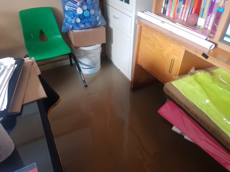 Se inunda Escuela Primaria de Lerma