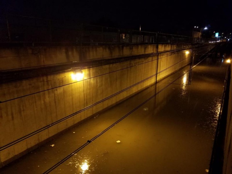 Se inundan estaciones Atemajac y Dermatológico por tormenta