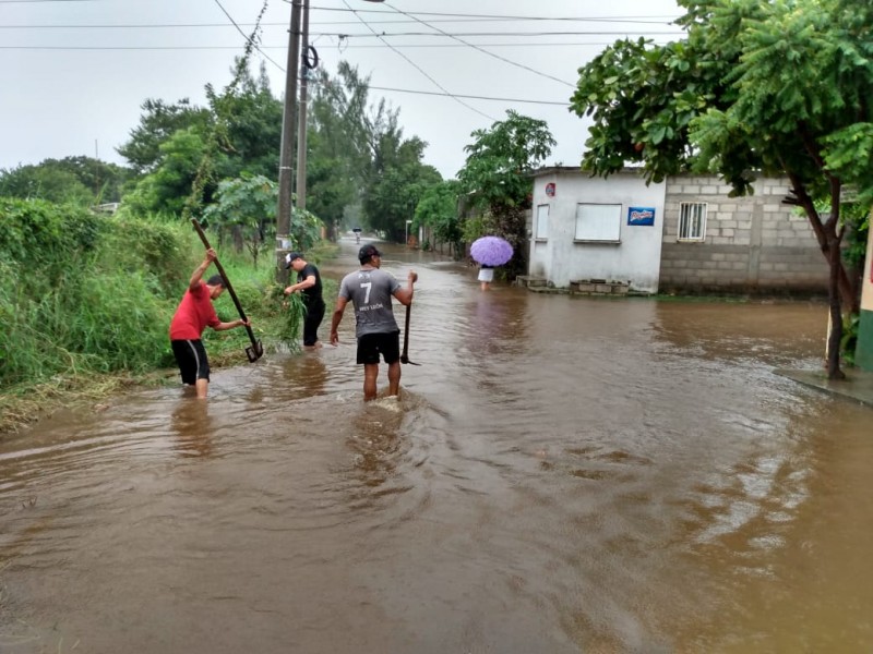 Se inundan viviendas en Juchitán