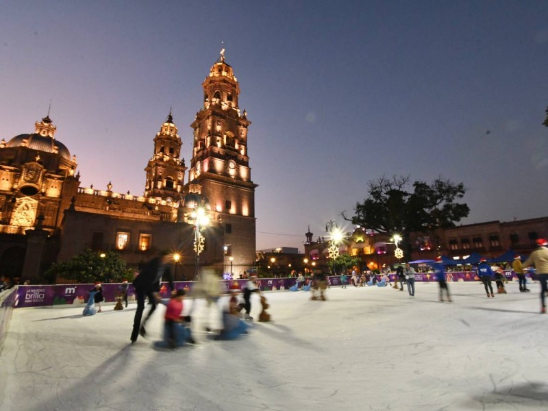 Se llegó el día: inauguran pista de hielo en Morelia