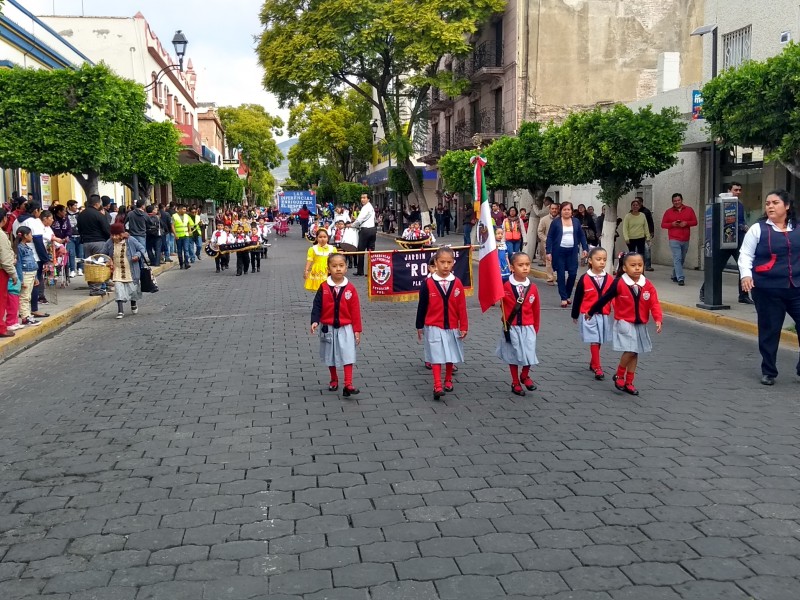 Se lleva a cabo desfile de preescolares