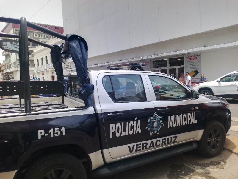 Se roban miles de pesos en joyería en tienda Sears Veracruz