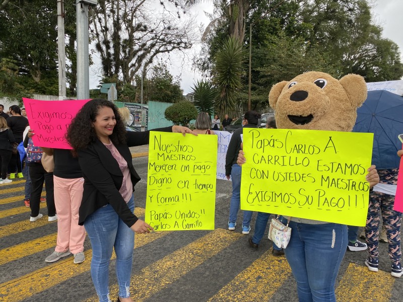 “Se lo merecen”; Padres se sumaron a protesta de maestros