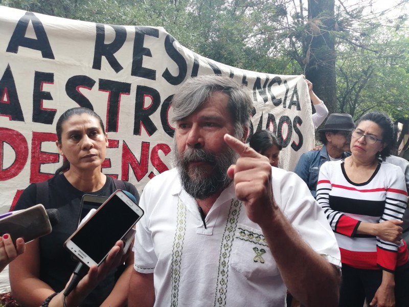 Se manifestan maestros disidentes en Querétaro