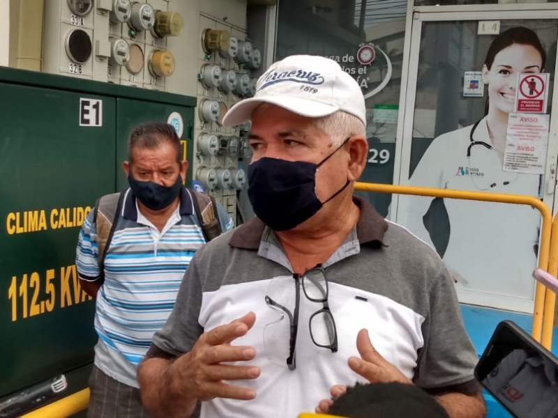 Se manifestan vendedores de playa