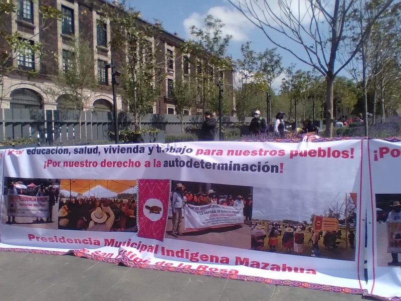 Se manifiesta comunidad mazahua en Toluca