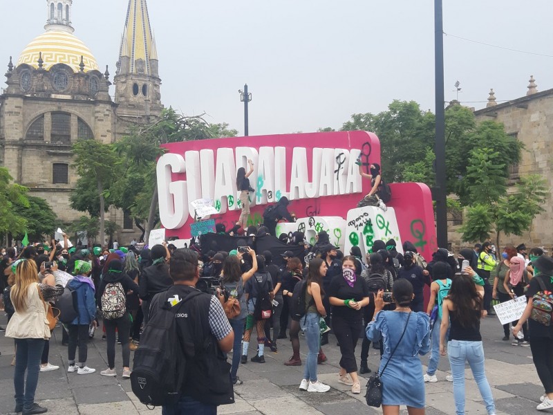 Se manifiesta contingente pro aborto en Centro Histórico