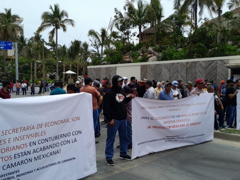 Se manifiestan acuacultores en Mazatlán