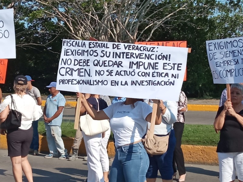 Se manifiestan ante Fiscalía Regional Norte Tuxpan