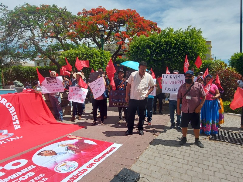 Se manifiestan antorchistas para exigir justicia por muerte de compañeros