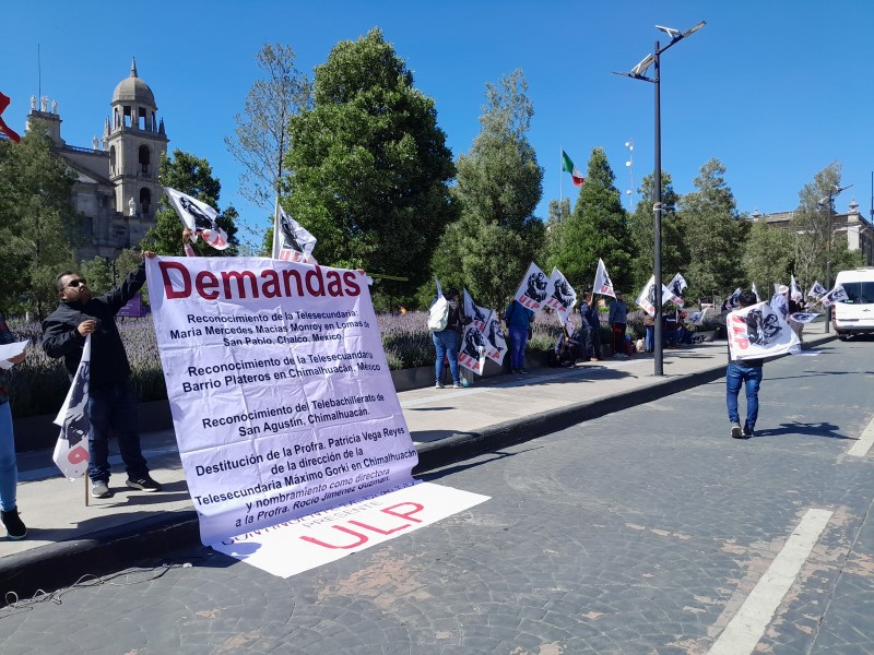 Se manifiestan autoridades escolares por nulo apoyo en Valle de México