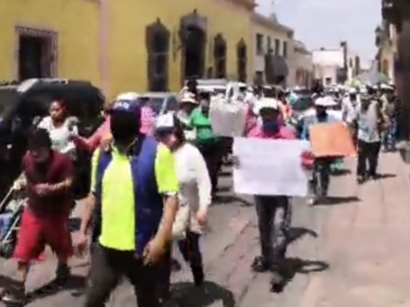 Se manifiestan comerciantes en el Centro Histórico