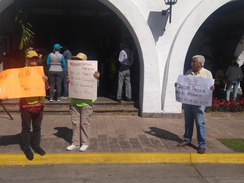 Se manifiestan contra el desabasto de combustibles