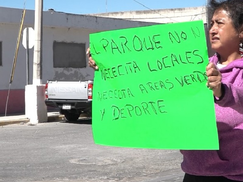 Se manifiestan durante inicio de obra parque El Riego