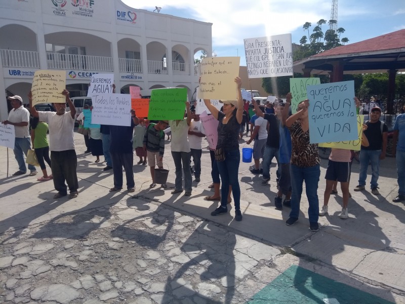 Se manifiestan en Chilac por falta de agua