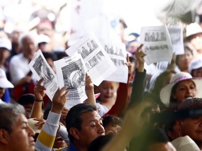 Se manifiestan en contra de Morena