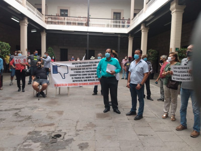 Se manifiestan en Palacio Municipal de Guaymas