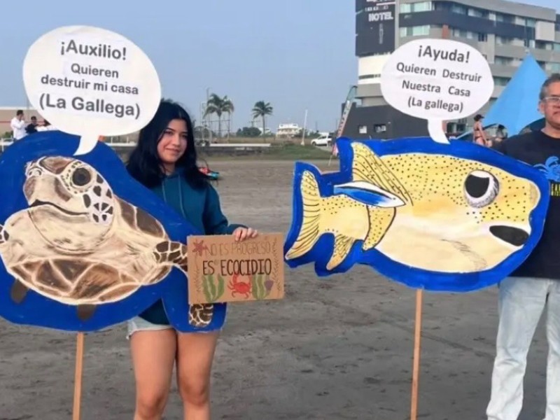 Se manifiestan en playa la Bamba en defensa de la zona arrecifal