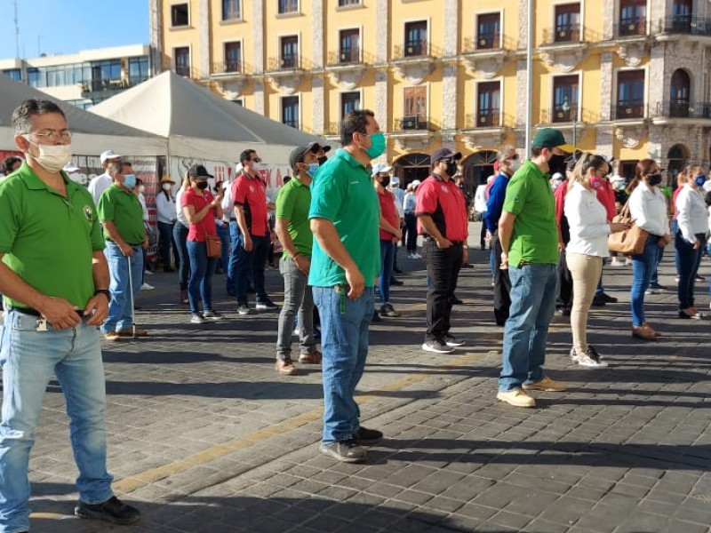 Se manifiestan frente a Palacio de Gobierno organizaciones sindicales