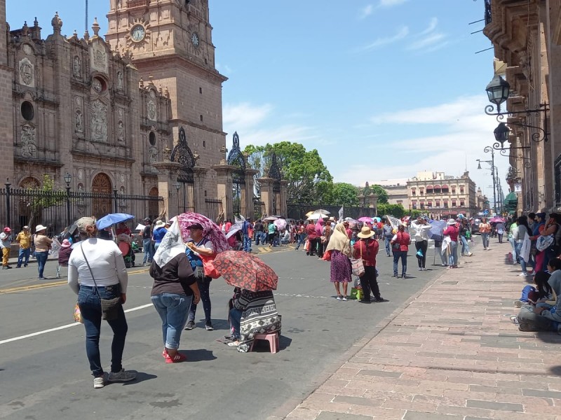 Se manifiestan habitantes de la colonia Ruben Jaramillo en Morelia