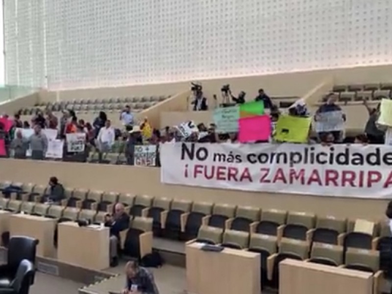 Se manifiestan morenistas en Congreso del Estado