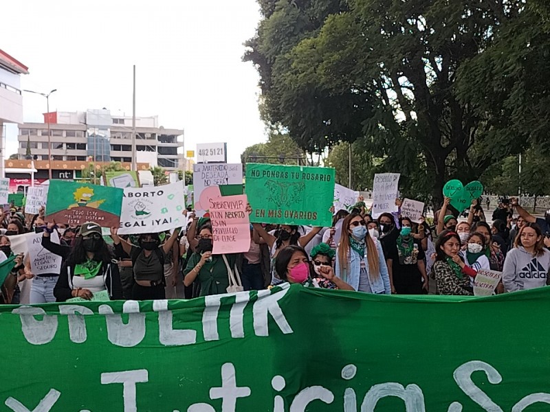 Se manifiestan mujeres para exigir la legalización del aborto